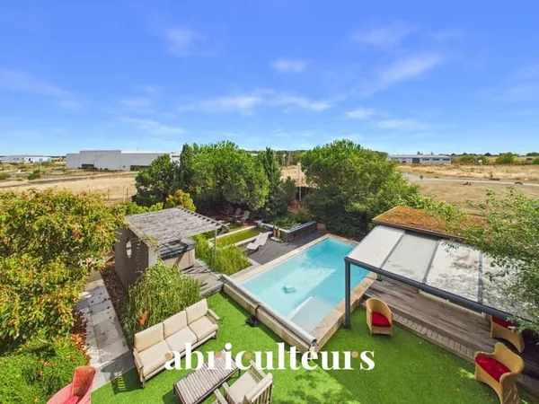 Exclusivité : Propriété mixte d'exception offrant 820 m² de bâti (habitation et locaux professionnel