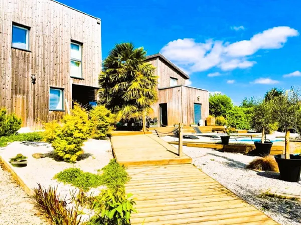 Maison contemporaine atypique 190m2 avec piscine plein sud - Montreuil aux Lions, à 1h de Paris
