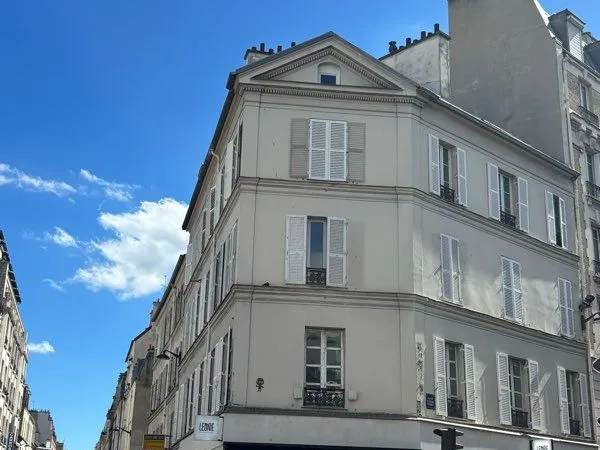 Plateau commercial place Etienne pernet 1er étage
