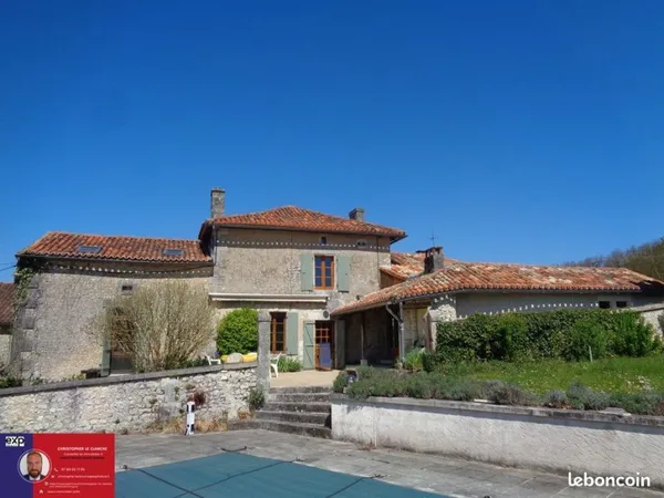 Propriété 6 pièces 198 m²
