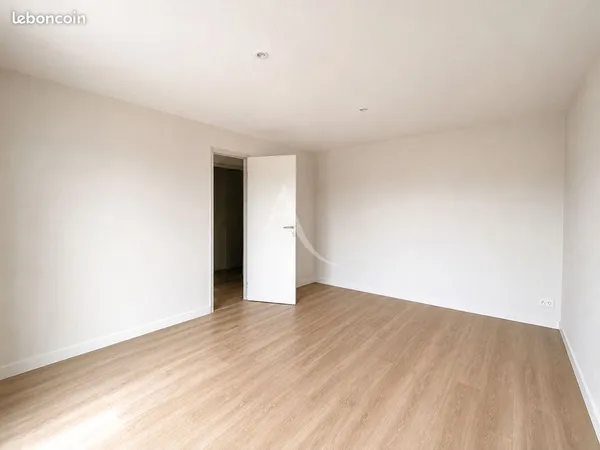 Studio 1 pièce 38 m²
