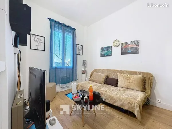 Studio 125 m² Marseille 3ème