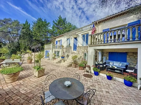 VILLA A VENDRE AVEC PISCINE CANNET 530M2 VUE MER