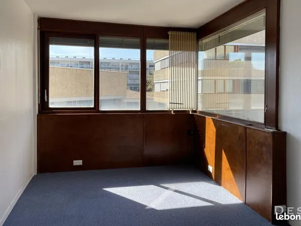 Bureau à louer de 22 m2 climatisé avec domiciliation en QPV
