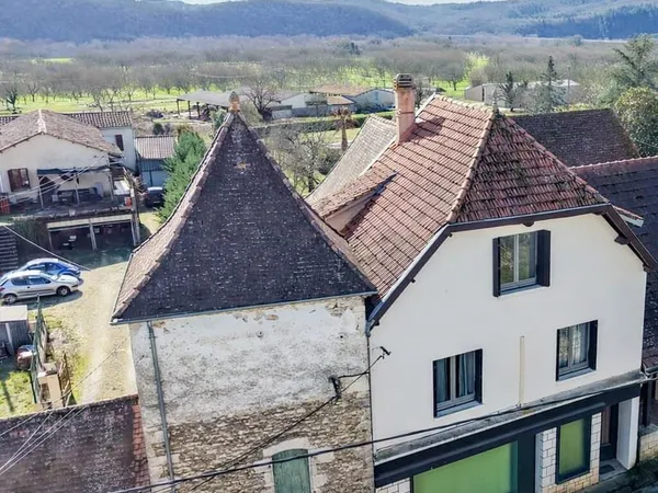 Vallée de la Dordogne, maison 4 chambres + logement indépendant.