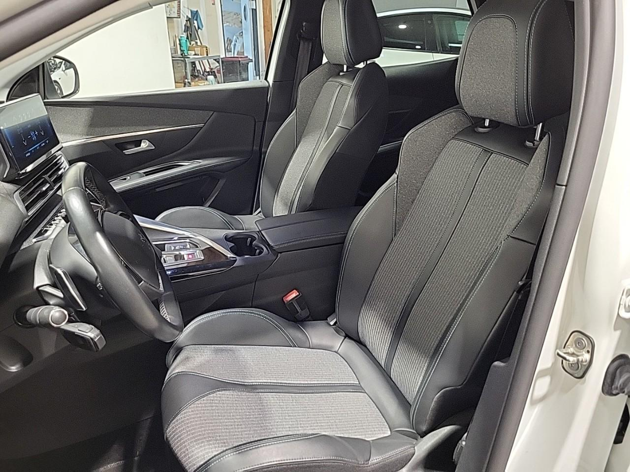 Peugeot 3008 hybrid 225 e-eat8 allure pack — photo 10