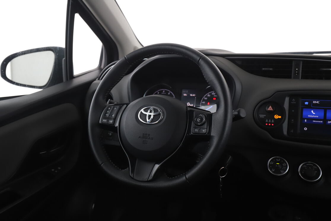 Toyota Yaris 1.0 VVT-i Active — photo 12