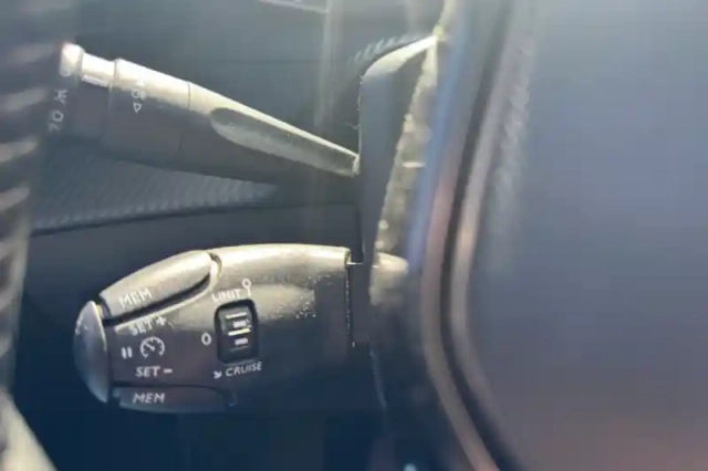 Peugeot 208 bluehdi 100 s&amp;s bvm6 — photo 15