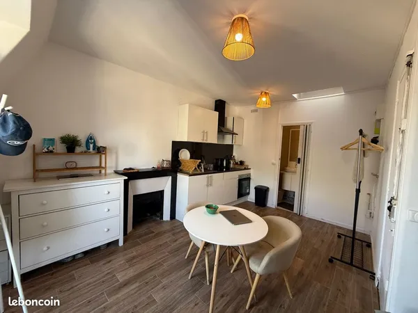 Studio 22 m² meublé - Vue panoramique Tour Eiffel - Paris 17e (Bail Mobilité)