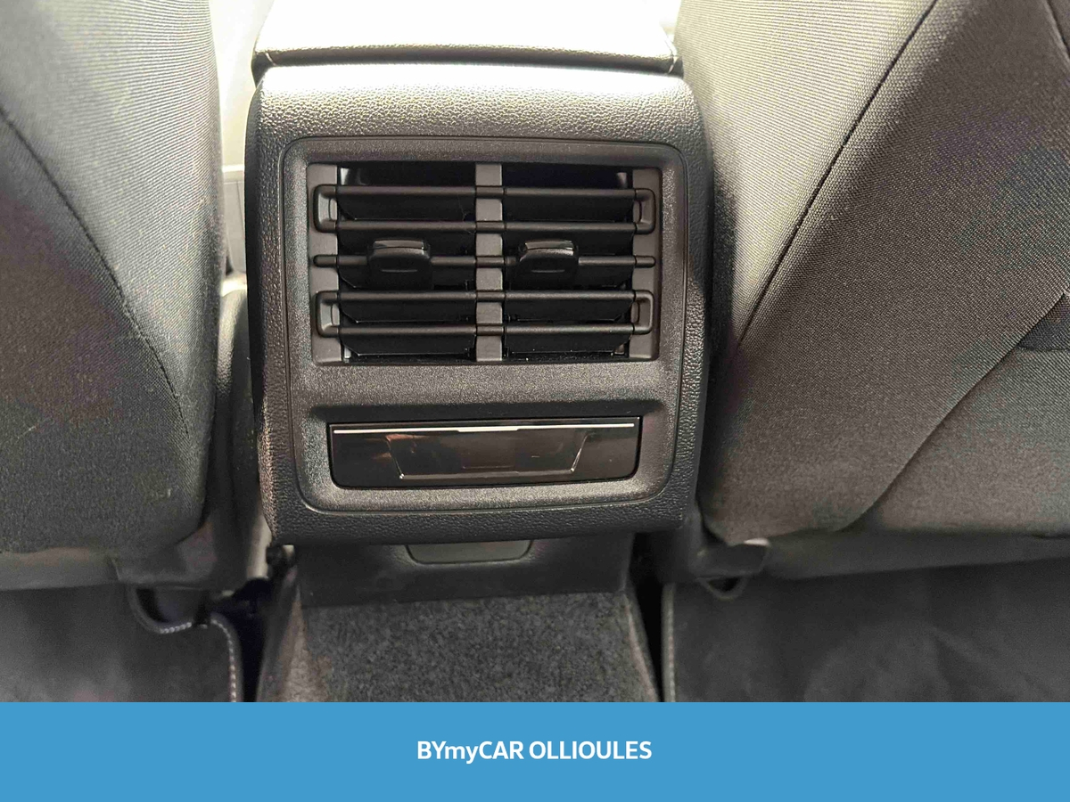 Volkswagen Golf 1.5 eTSI EVO2 116 DSG7 — photo 33