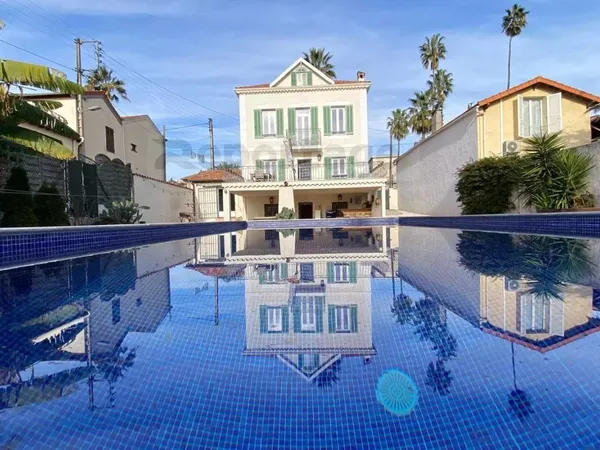 MAISON 8P - 5 CHAMBRES - PISCINES - PROCHE PLAGES