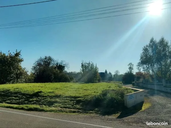 Terrain constructible Chaussin 921 m2 plus acces privé 2000euro