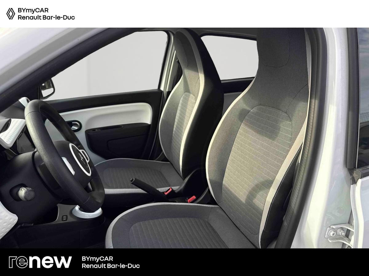 Renault Twingo III E-Tech — photo 11