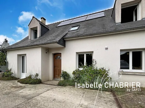 LA CHAPELLE SAINT LAUD, MAISON FAMILIALE 5 CHAMBRES