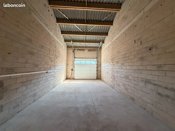 Entrepot de stockage 63m2