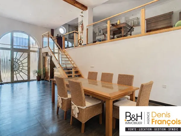 Maison 10 pièces 338 m²