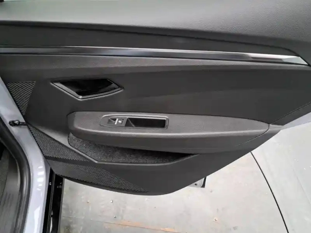 Renault Megane e-tech 220 ch autonomie confort gsr2 — photo 23