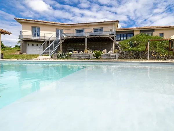 Maison 5 chambres avec piscine et pool-house