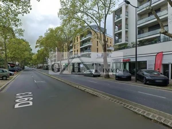 BOUTIQUE A VENDRE 1130M2 RUEIL MALMAISON