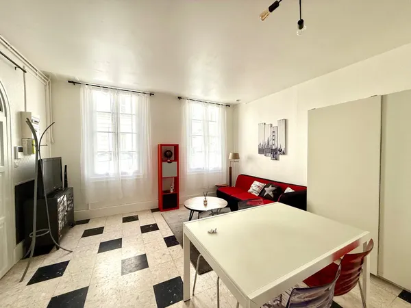 APT T1 avec coin nuit -31m2- meublé Rochefort
