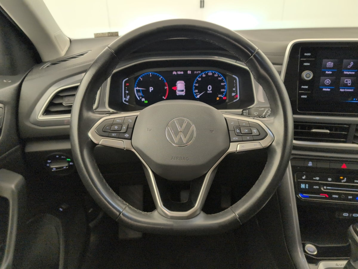 Volkswagen T-Roc — photo 15
