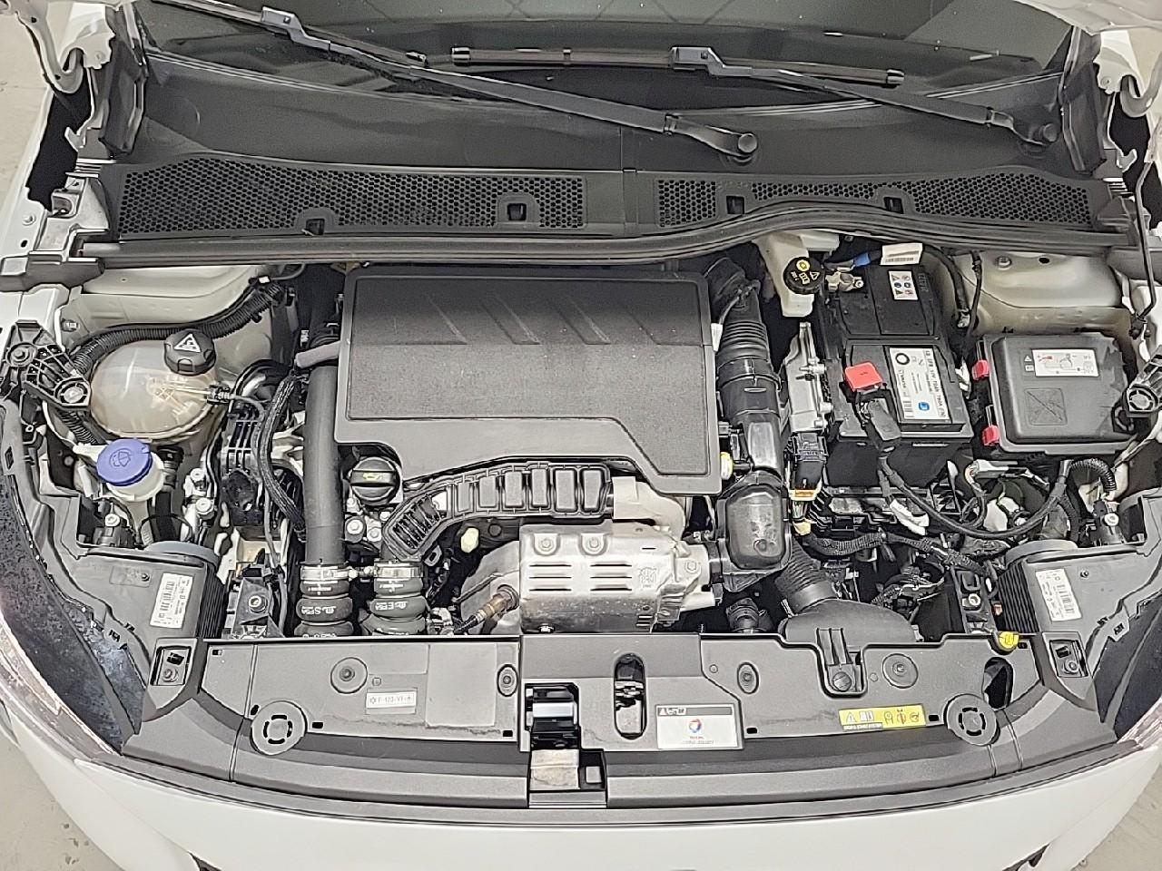 Peugeot 208 puretech 100 s&s eat8 active pack — photo 15