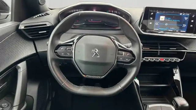 Peugeot 2008 puretech 100 s&amp;s bvm6 — photo 12