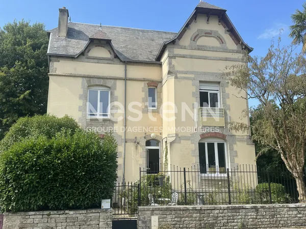 Maison de maître à Questembert avec jardin et charme des années 30 € 177 m² - jardin 500 m² ? 7 cham