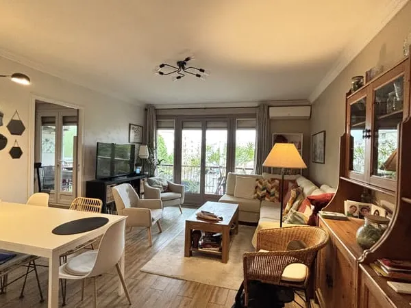 BEL APPARTEMENT T4 AVEC BALCON
