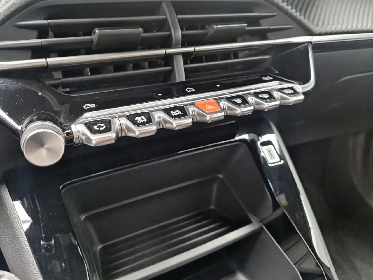 Peugeot 2008 100 s&s bvm6 style — photo 27