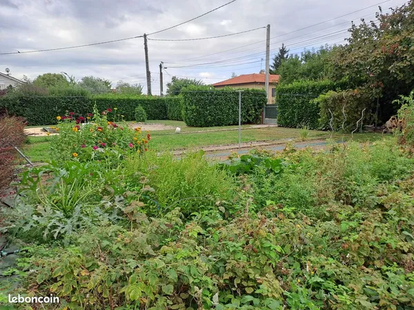 Terrain 559m2 village l'Isle d'Abeau prix 149 000