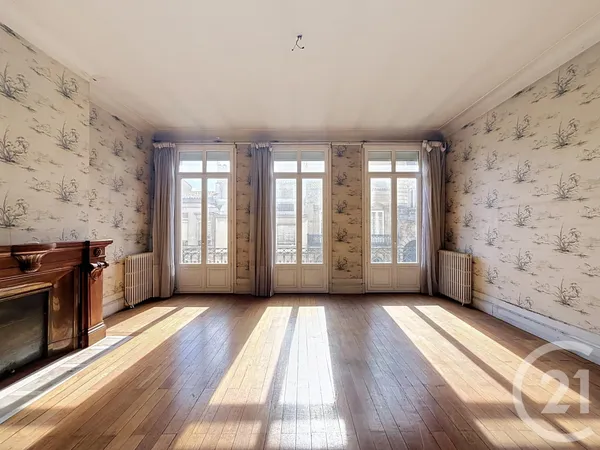 Maison 10 pièces 279 m²