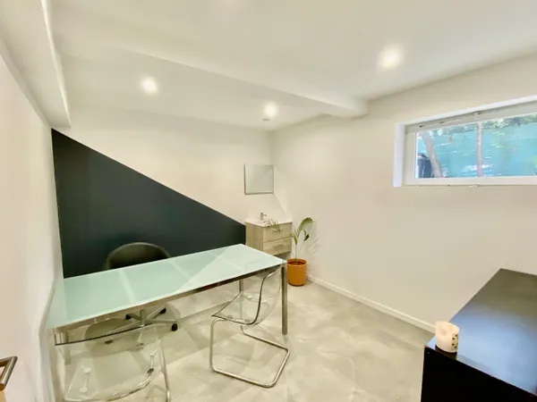 Loue bureau privatif avec jardin
