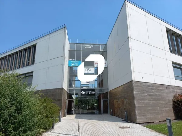 Local commercial 862 m²