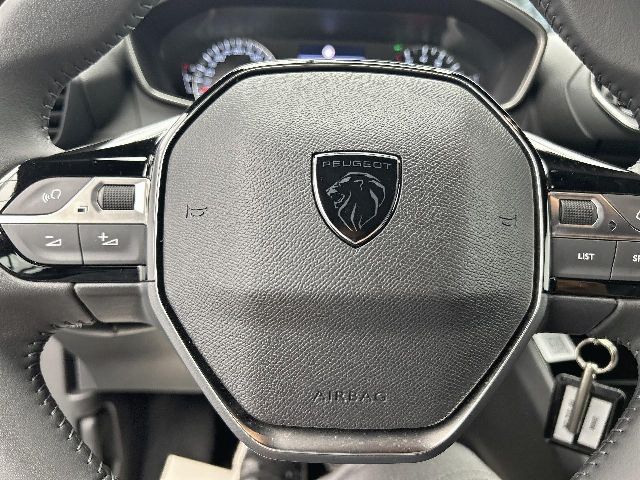 Peugeot 2008 100 s&s bvm6 style — photo 25
