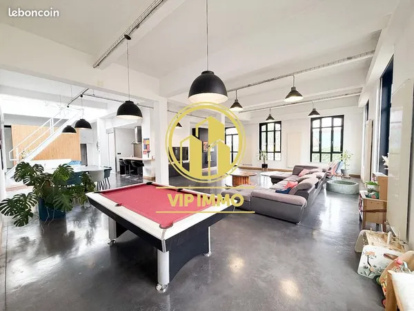 Loft 11 pièces 251 m²