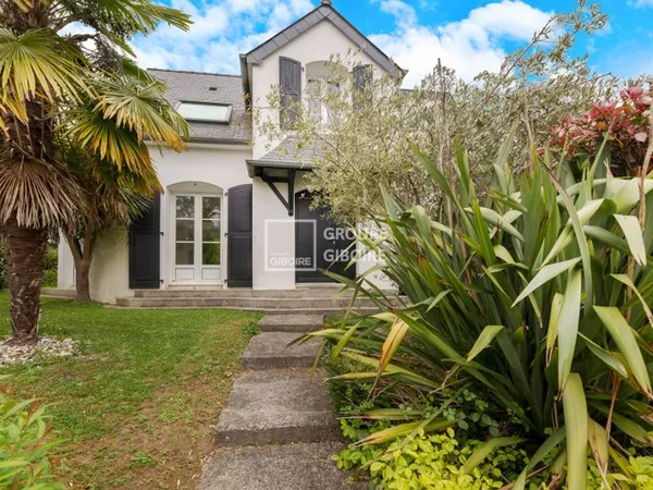 Maison 7 pièces 176 m²