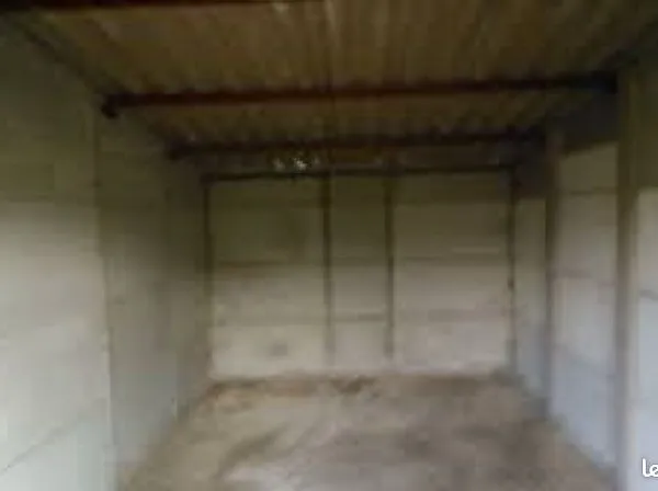 Loue garage 10m2 beaux-arts / Aiguelongue 95