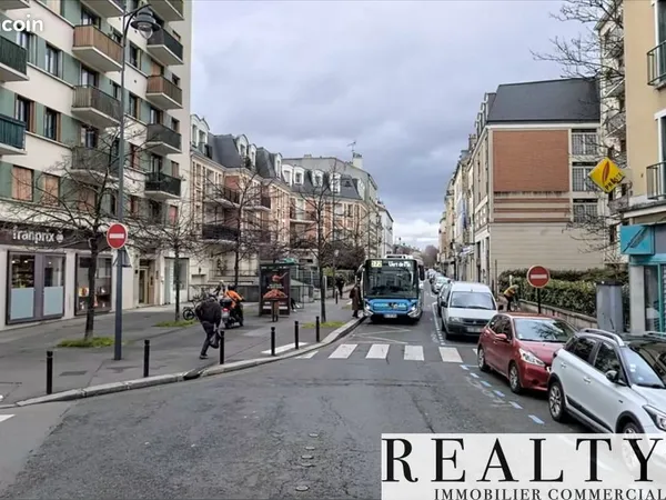 Local commercial 114 m²
