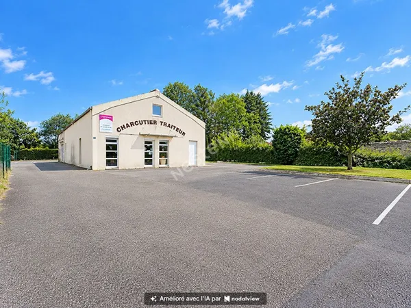 Local d'activité à COUFFE de 250 m2