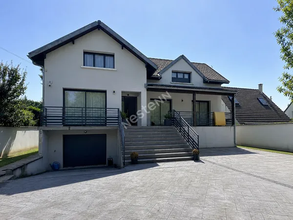 spacieuse maison familiale dans un environnement privilégié