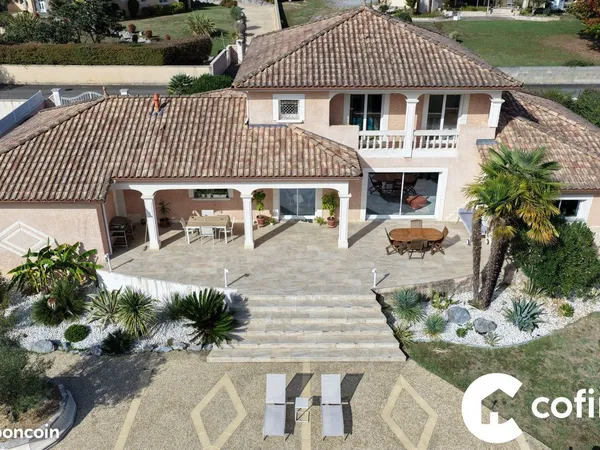 Villa 8 pièces 204 m²