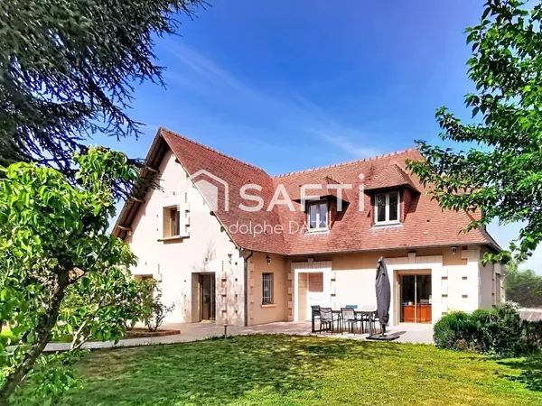 Villa 7 pièces avec piscine couverte