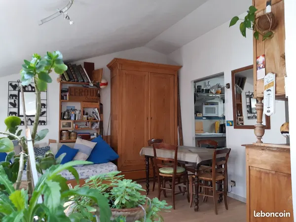 Bel appartement de charme trés lumineux, mansardé, en centre historique de la rochelle