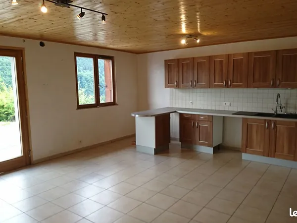 Location appartement à l' année Vailly