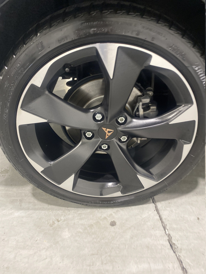 Cupra Leon — photo 41