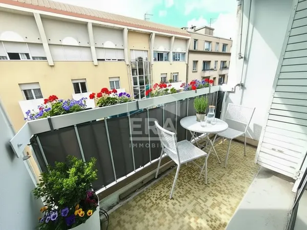 Appartement T4 à vendre à Marseille 13005 € La Conception ? 3 chambres, 3 balcons et cave