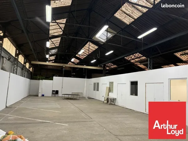 LOCAL D'ACTIVITE 1360 m² POITIERS