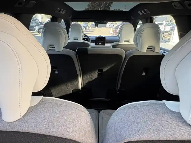 Volvo Ex90 twin performance awd 517 ch 1edt — photo 31
