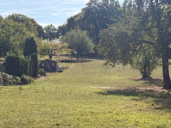 Terrain 2000 m²